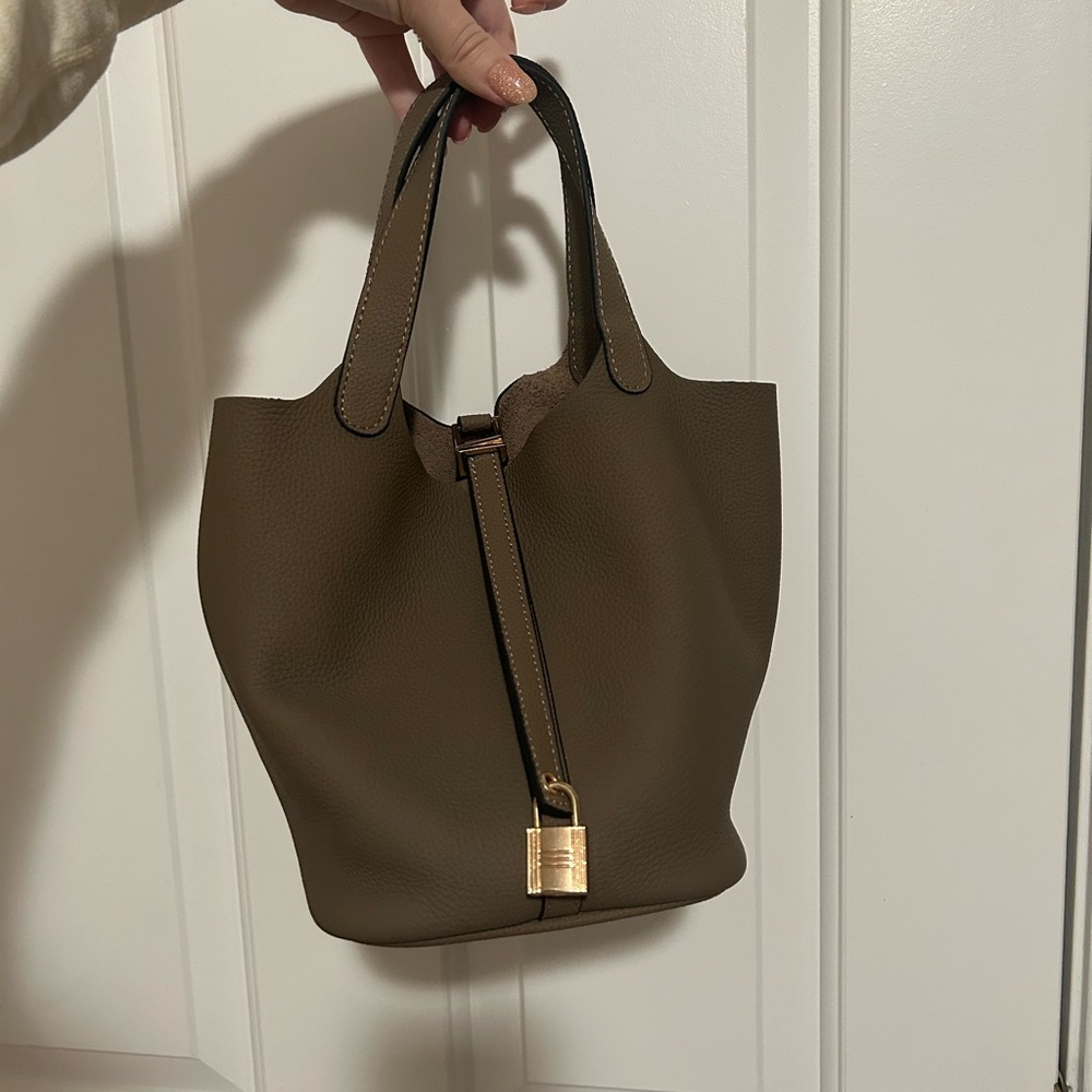 Taupe H lookalike bag with insert and bag charm
